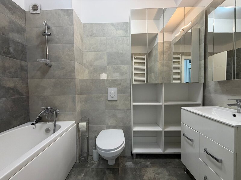 Bd. Pipera 2 camere etaj 2 din 4, bloc 2022